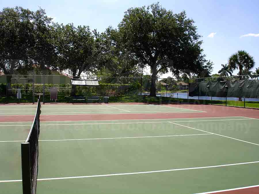 BERKSHIRE LAKES Tennis Courts